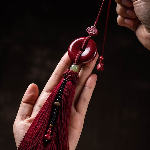 Cinnabar, a red mineral symbolizing auspiciousness and vitality in China culture, has long been a beautiful ornament in people's daily life.